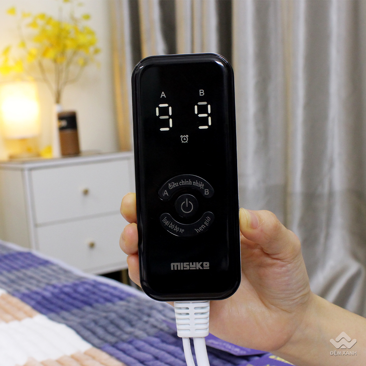 Bộ điều khiển của đệm điện Misuko Hiyamatsu