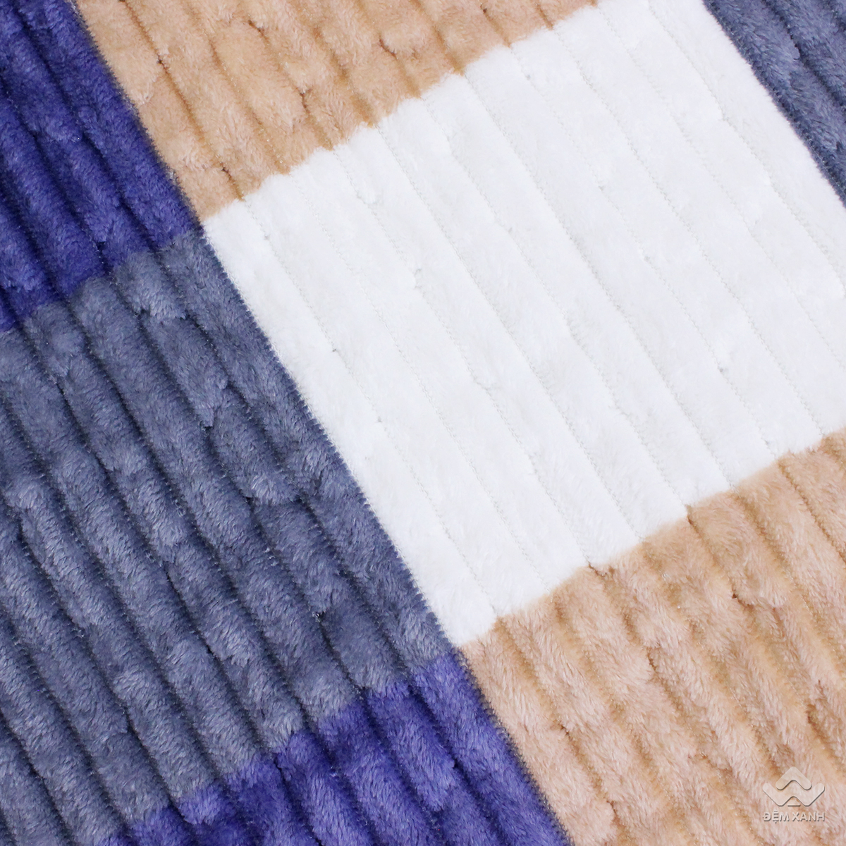 Đệm điện Misuko Hiyamatsu được thiết kế theo phong c&aacute;ch thanh lịch