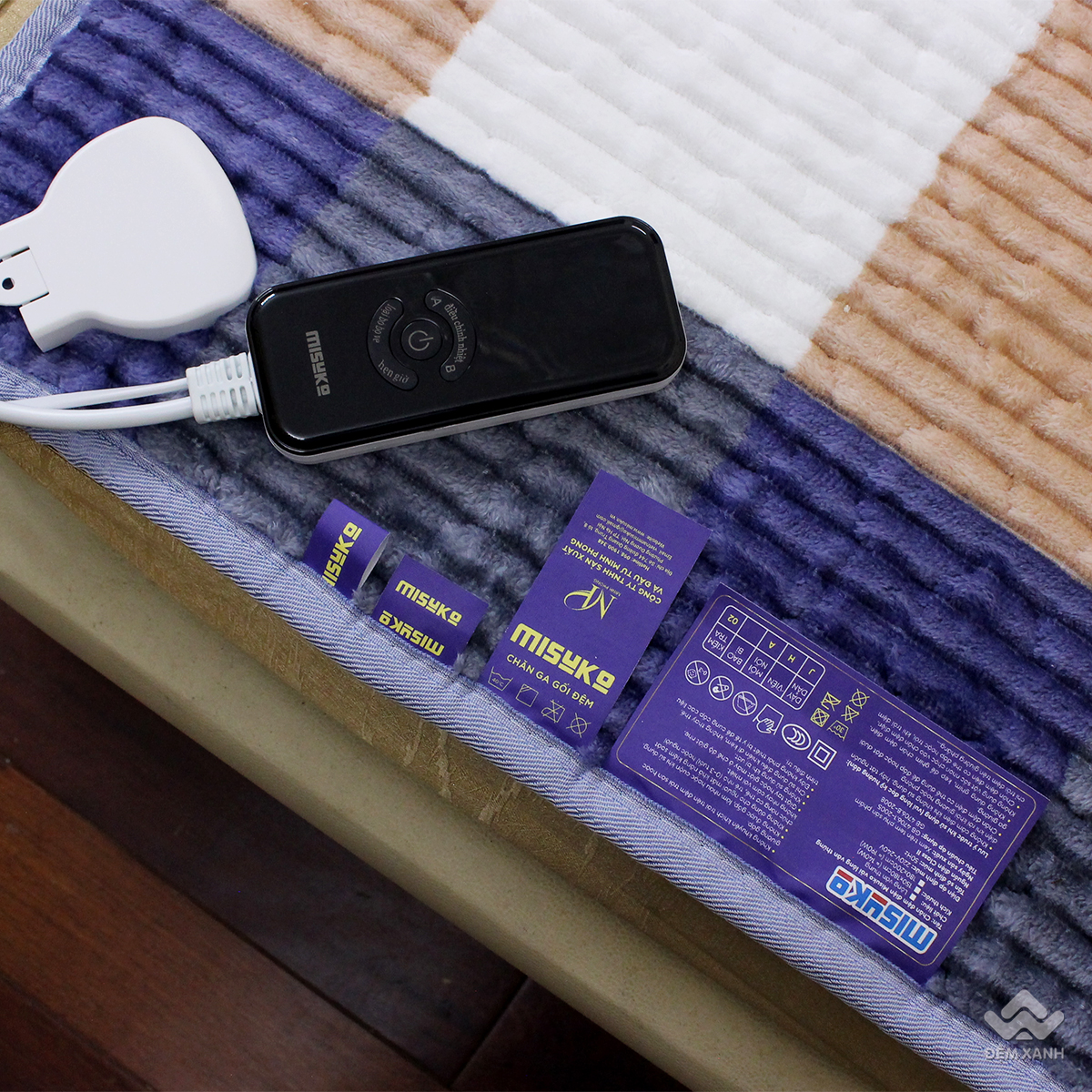 Sản phẩm đi k&egrave;m tem m&aacute;c đầy đủ, nguồn gốc xuất xứ r&otilde; r&agrave;ng 