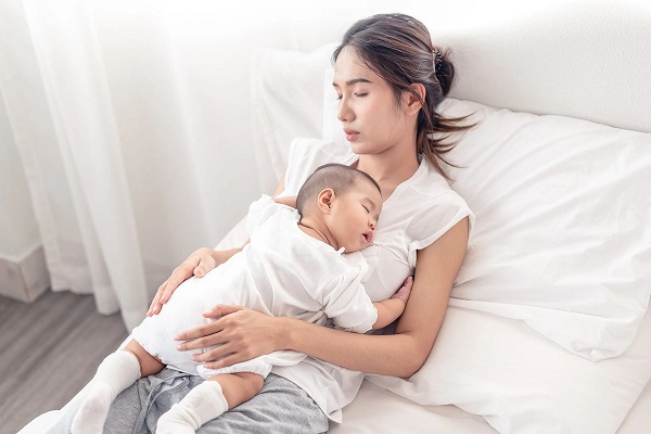 mẹo ngủ ngon cho người lần đầu làm cha mẹ