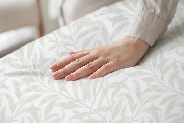 Mẹo làm mềm chăn ga gối bị thô cứng sau mỗi lần giặt hiệu quả bất ngờ!