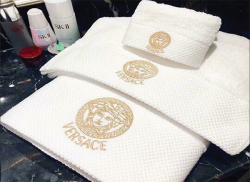 Bộ khăn tắm khách sạn Versace