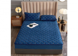 Thảm trải giường lông cừu Gucci màu xanh coban