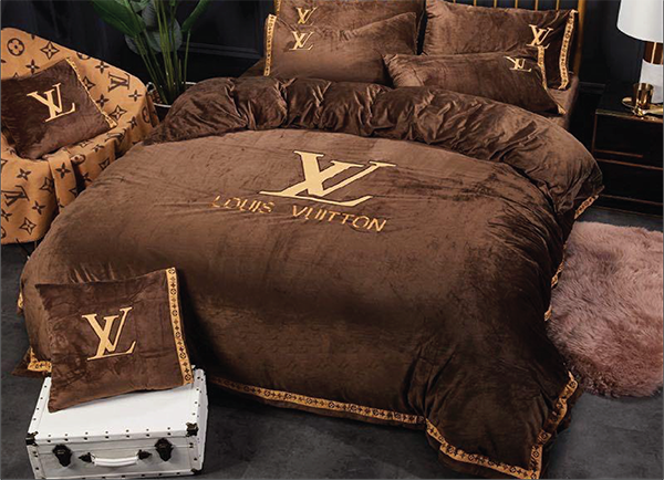 Bộ chăn ga Louis Vuitton mầu nâu  Vải lụa mềm mại 6 món