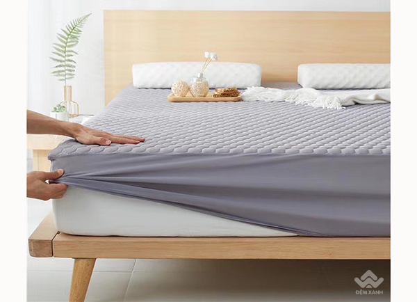 Thảm trải giường cao su non màu ghi 