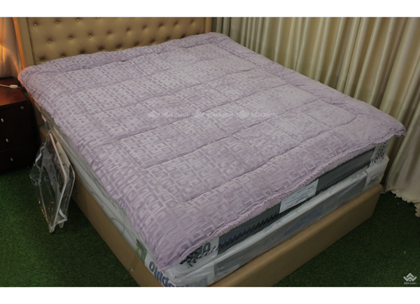 Chăn lông cừu xuất khẩu Olympia chữ vạn tím lavender